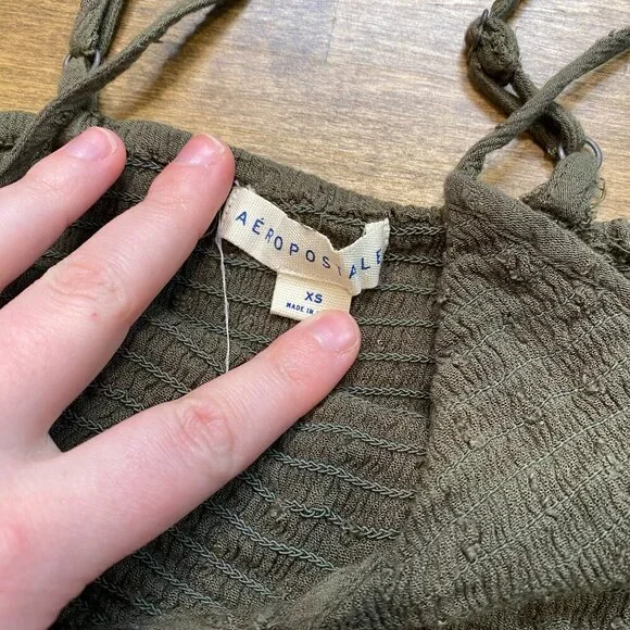 Aeropostale Women’s Smocked Cropped Babydoll Tank Top Size XS – Army Green - Picture 4 of 5